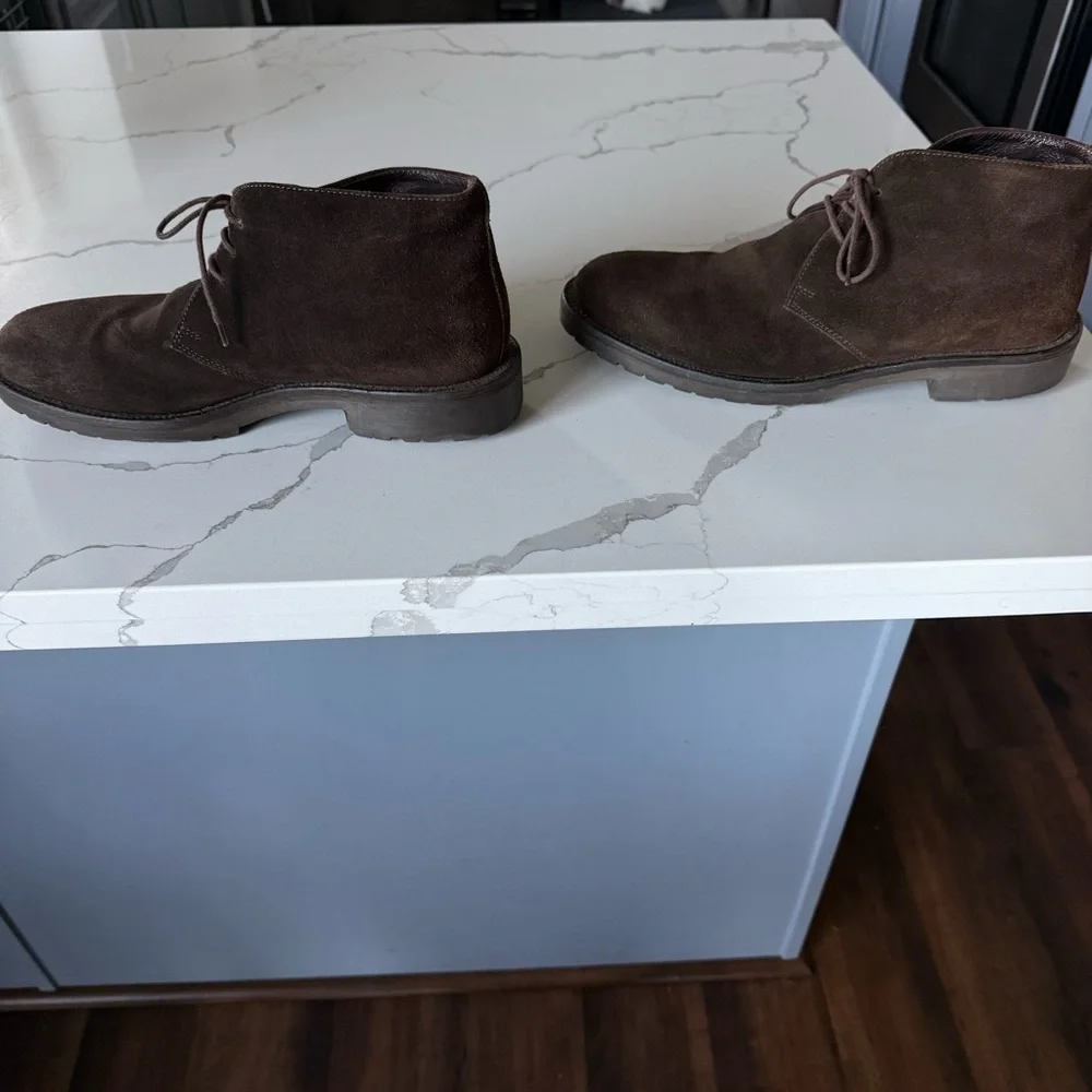 Banana Republic classic chukka